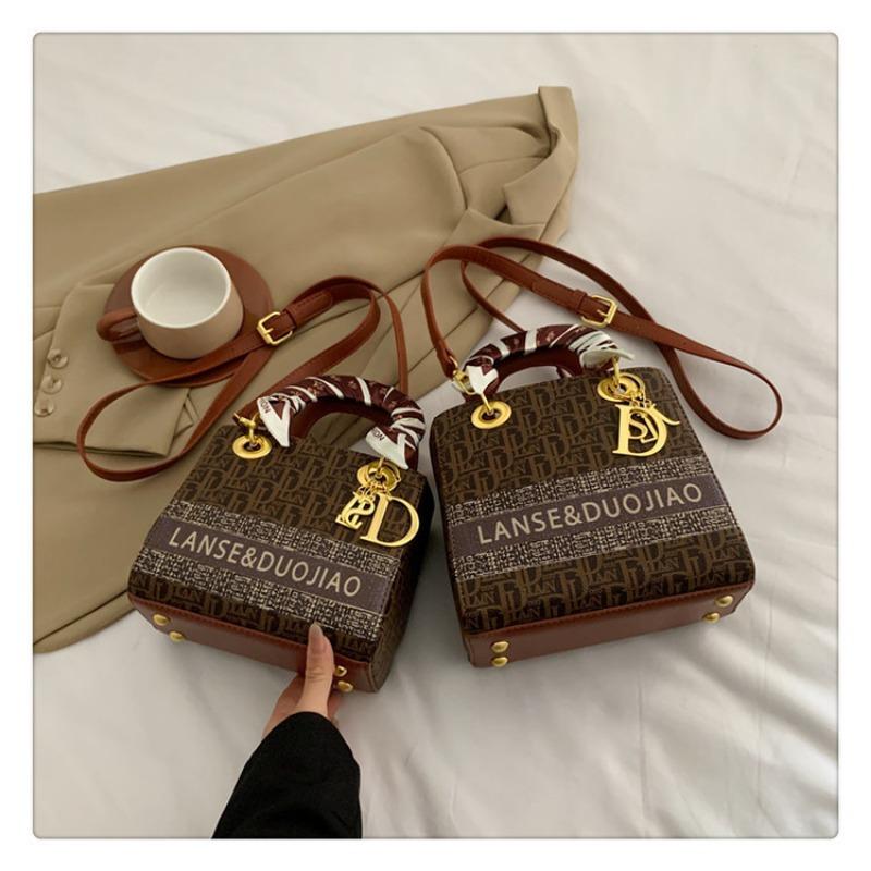 

Сумка женская новая простая и модная большой вместимости с принтом женская сумка шелковый шарф сумка принцессы Дианы Small темно-коричневого