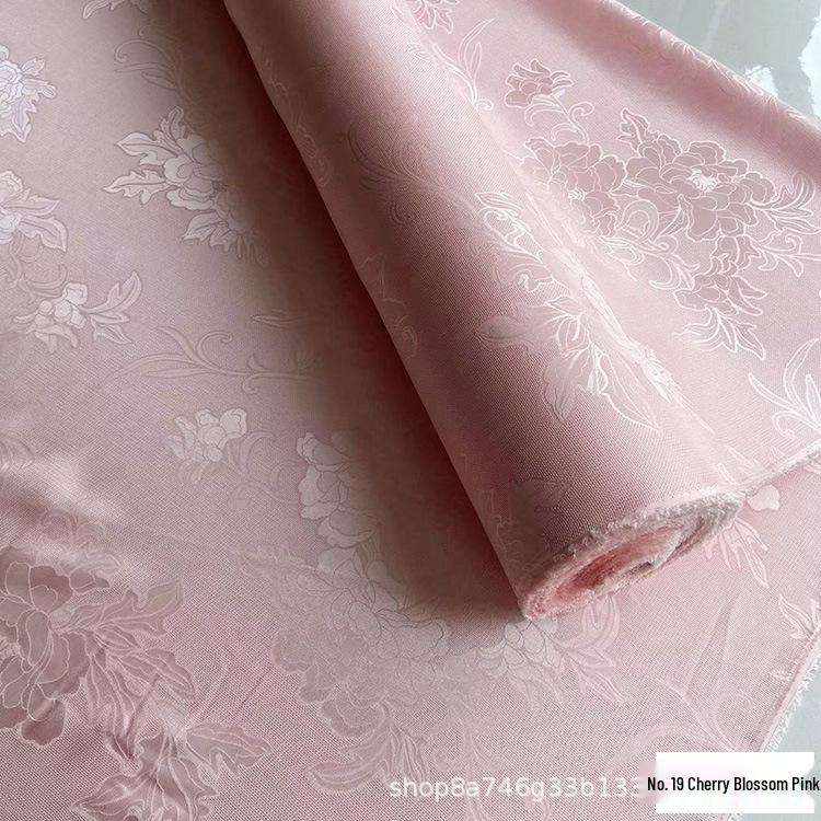 Žakárová látka Hanfu Qipao s otevřeným vzorem Motýli a pivoňky - 100% morušové hedvábí