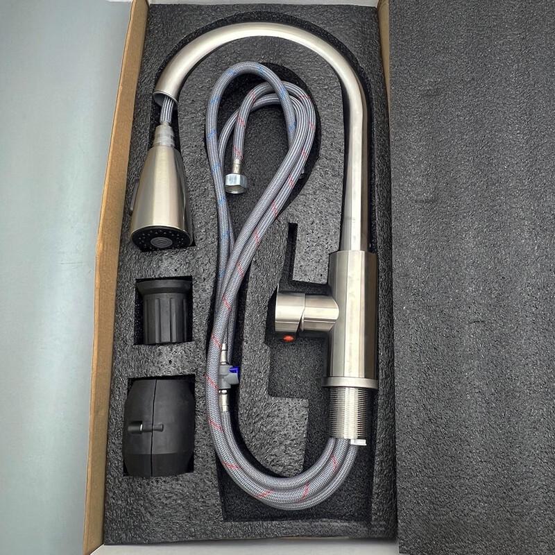 Выдвижной кухонный смеситель YIXI