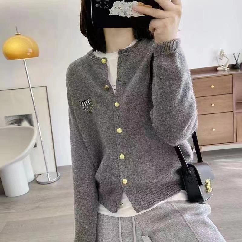 

Autumn and winter new round neck versatile knitted sweater women s embroidery small gold buckle fashion temperament knitted cardigan women one size fits all