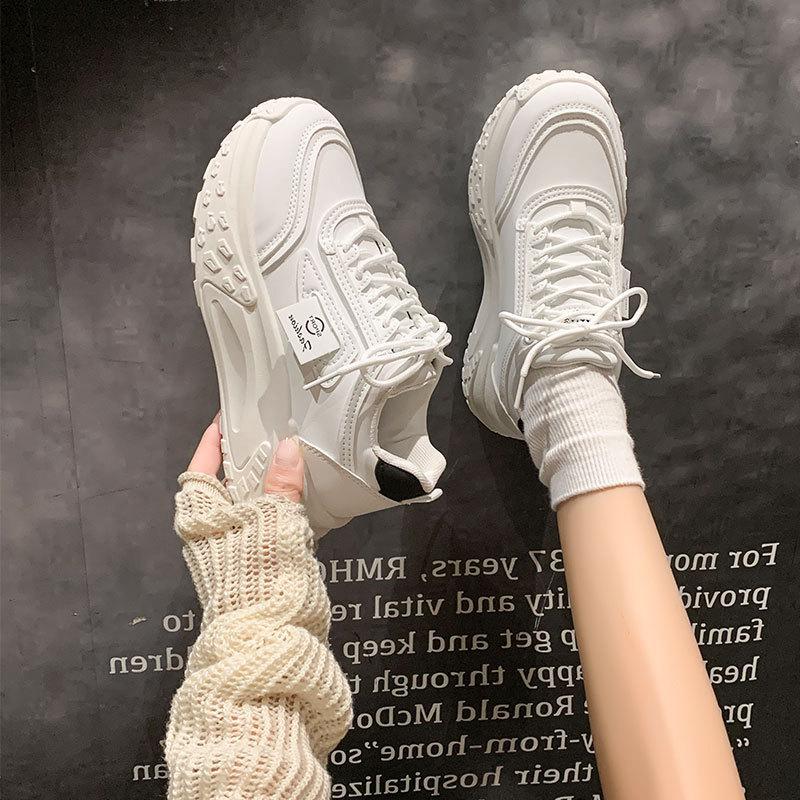 Super fire platform white shoes women's spring 2025 new popular casual sports shoes heightening versatile dad shoes
