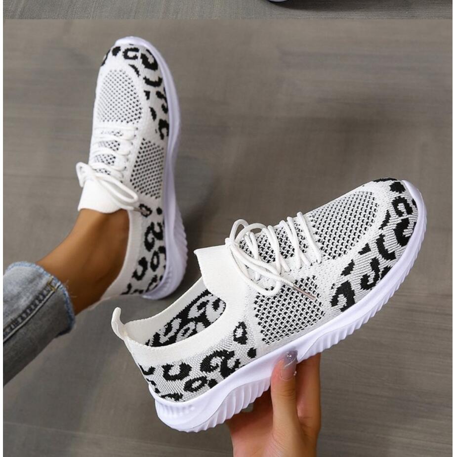 Mode 2024New Damenmode Flache, rutschfeste Damenschuhe Einfarbig Mesh Outdoor Light Sneakers Damenschuhe Große Größe 36-43 Schuhe