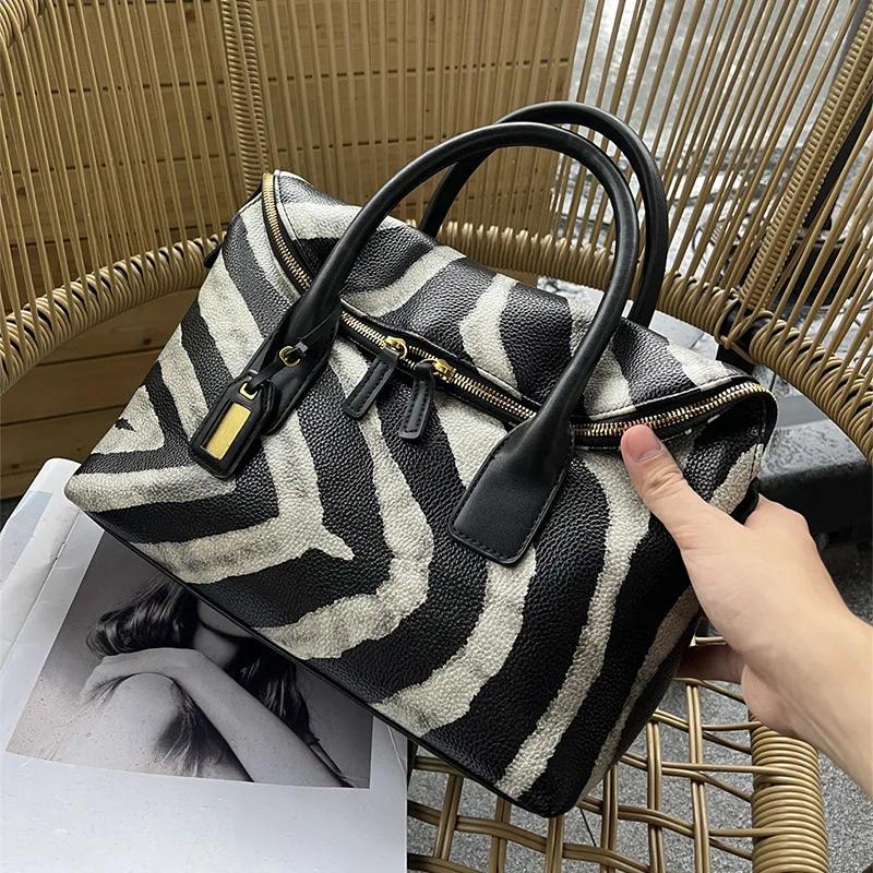 

Женская сумка с крокодиловым принтом, большая вместимость, через плечо, дорожные подарки Premium Sense Fashion Trend