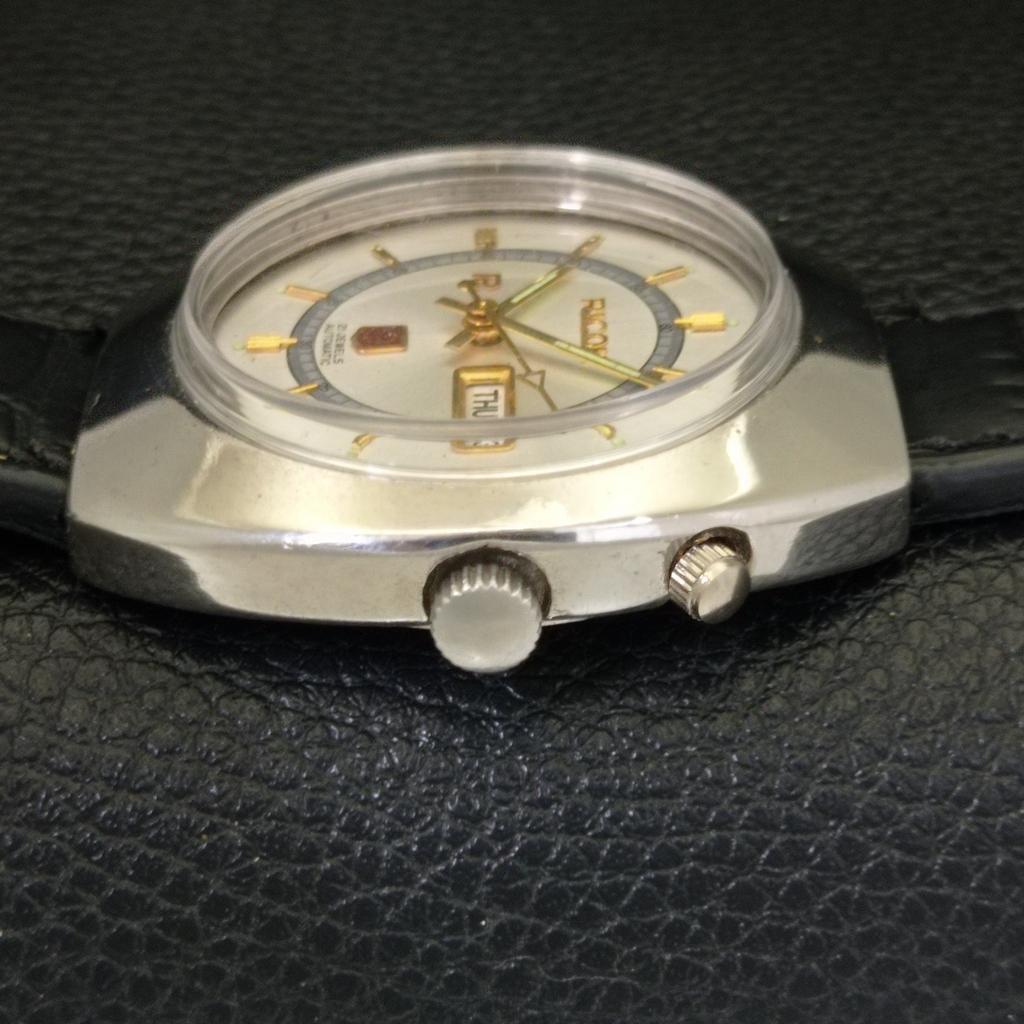 RICOH R31 AUTOMATIC JAPAN MENS VINTAGE SILVER COLOR DIAL WATCH a701946-5 R207-a701946