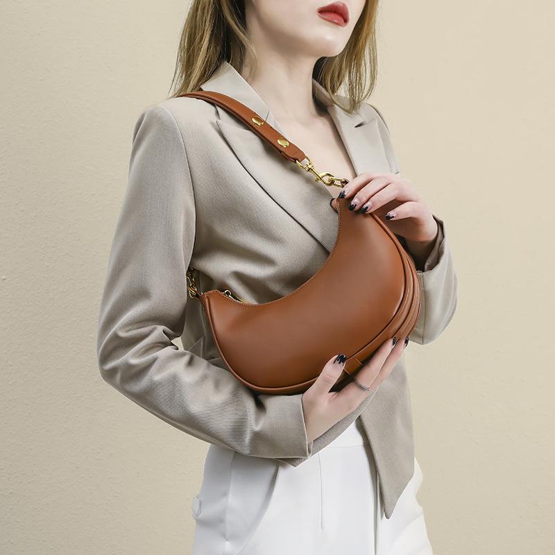 Niche Design Retro Underarm Bag Texture Shoulder Bag Light Luxury Crescent Saddle Bag Hand Crossbody Bag