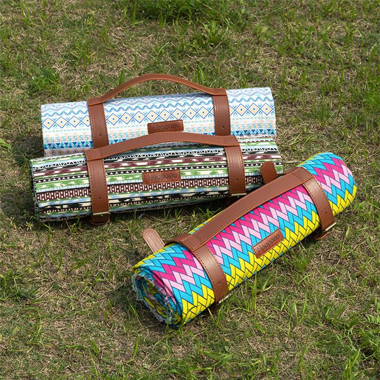 

Factory hot sell Outdoor Travel picnic blanket camping damp proof picnic mat with good