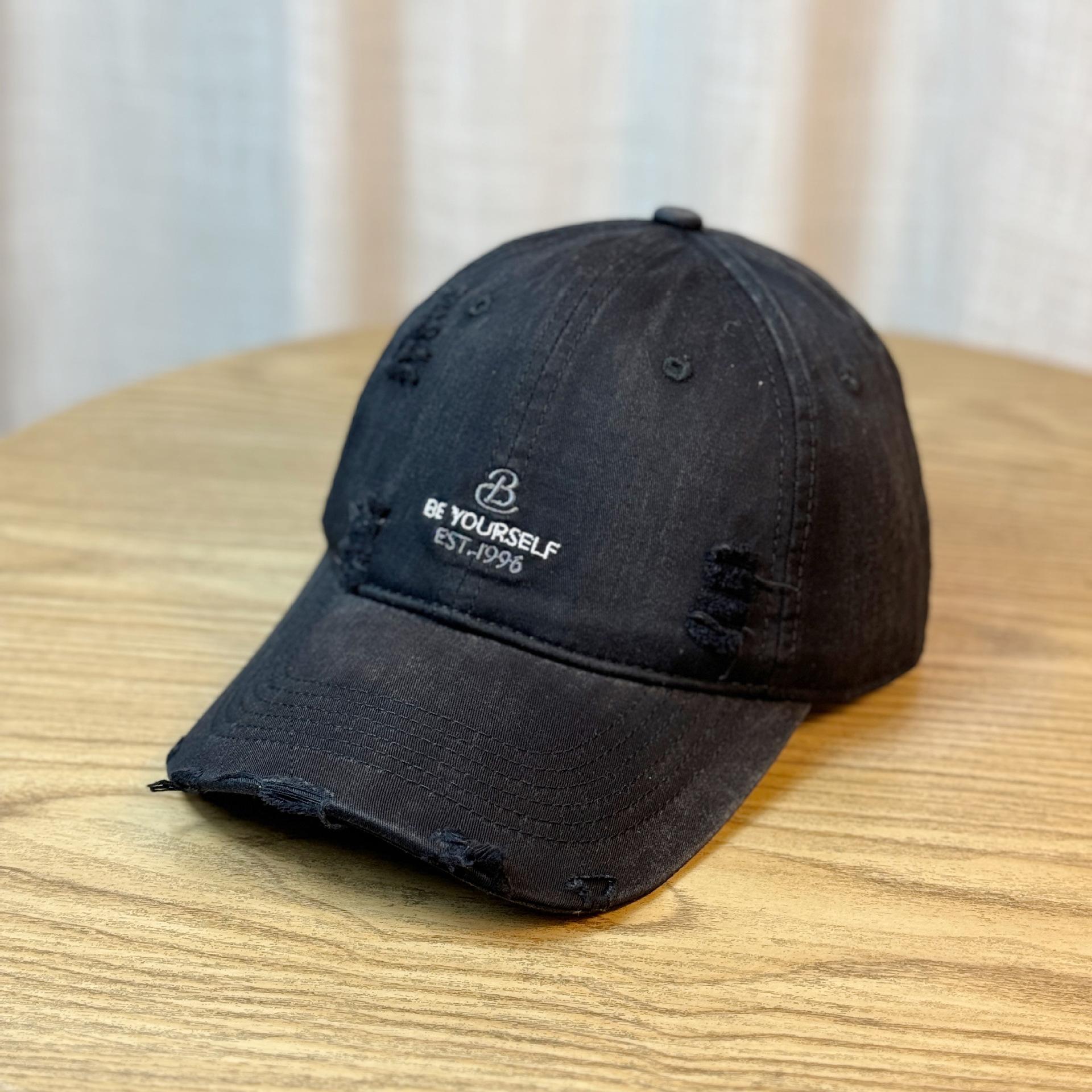 

High Quality~Simple small letter embroidered baseball cap for women, versatile soft-top hat with wide brim and large head circumference Adult54-60Adjustable чёрный