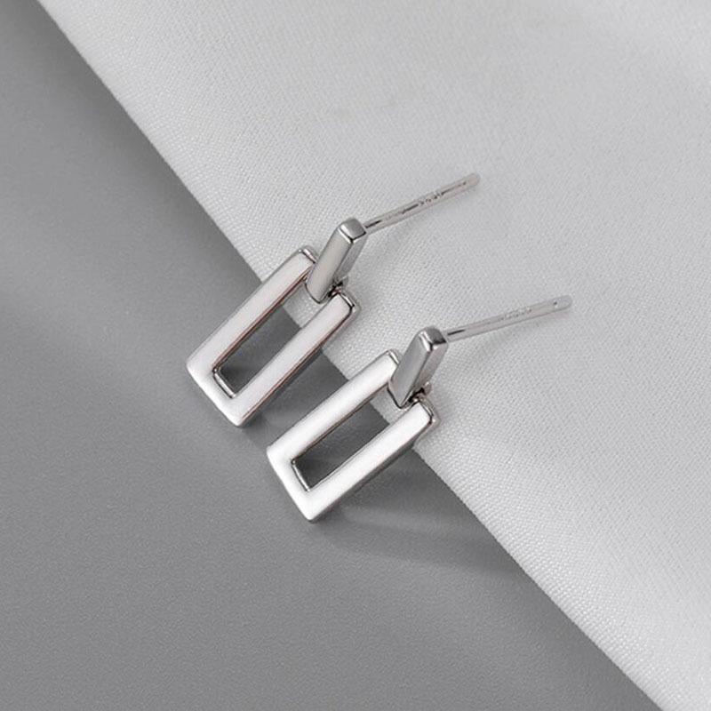 

Small Simple Block Niche Cool Style Earrings срібний