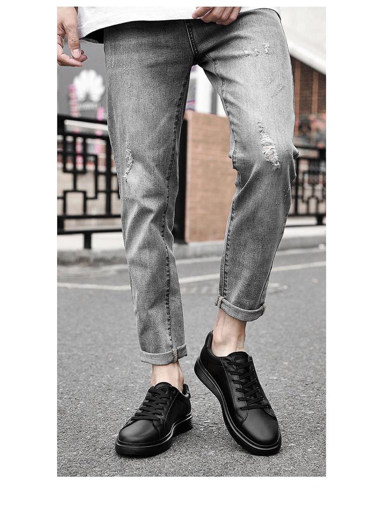 Schnürlose Herren-Skateschuhe aus echtem Leder - Weiche Sohle, Atmungsaktiv, Vielseitig, Minimalistisch, Große Größe 46, Flaches Weißes Design.