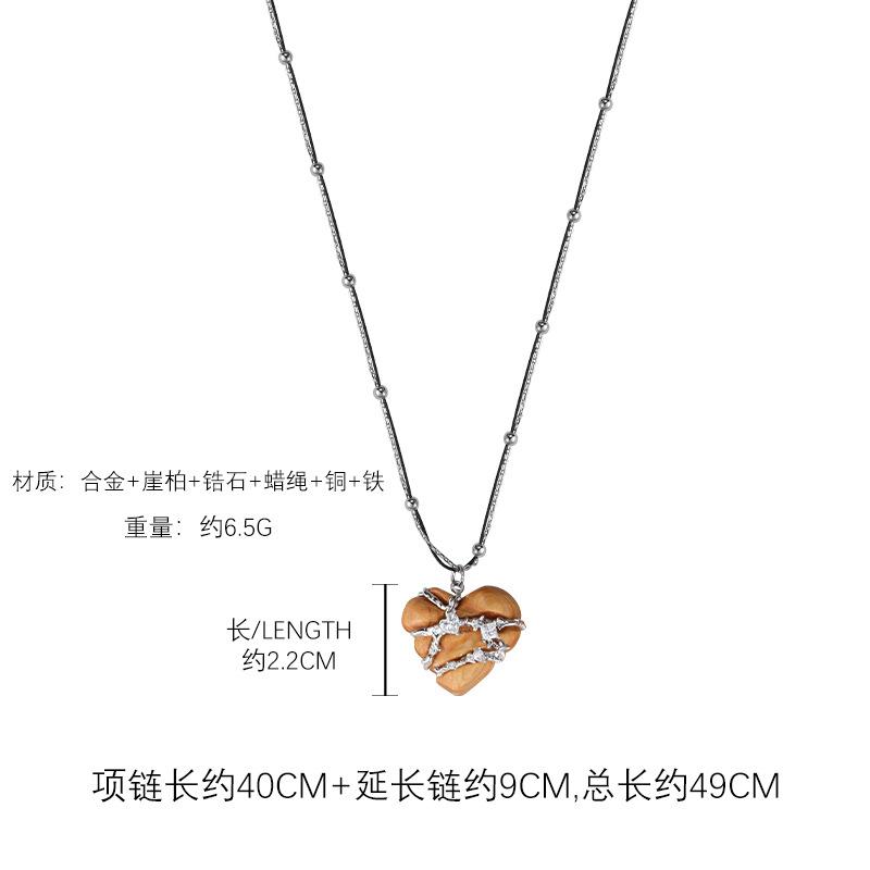 Retro Wooden Thorns Love Pendant Necklace Maillard Style Collarbone Chain Personalized Original Sweater Chain
