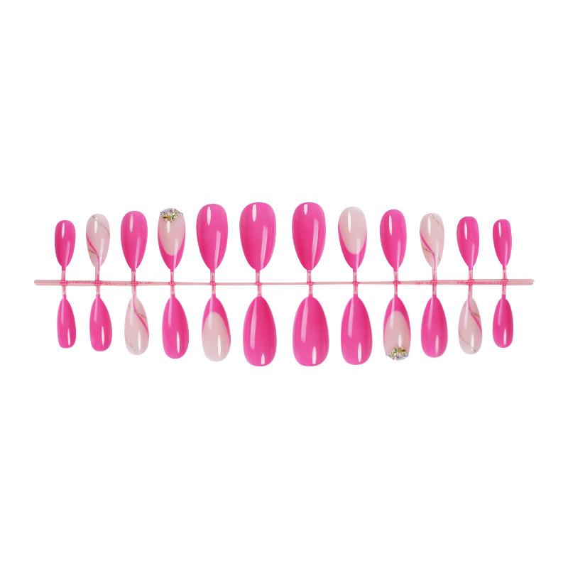 

Минималистичные накладные ногти с розовым глиттером