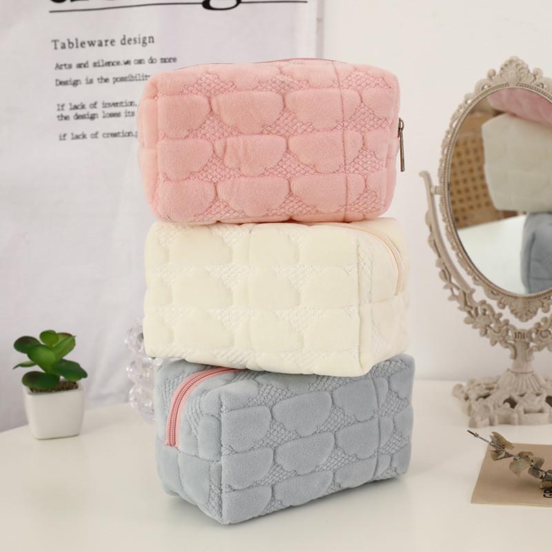 Cloud Makeup Bag Portable Large Capacity Organizer With Short Plush Material For Women