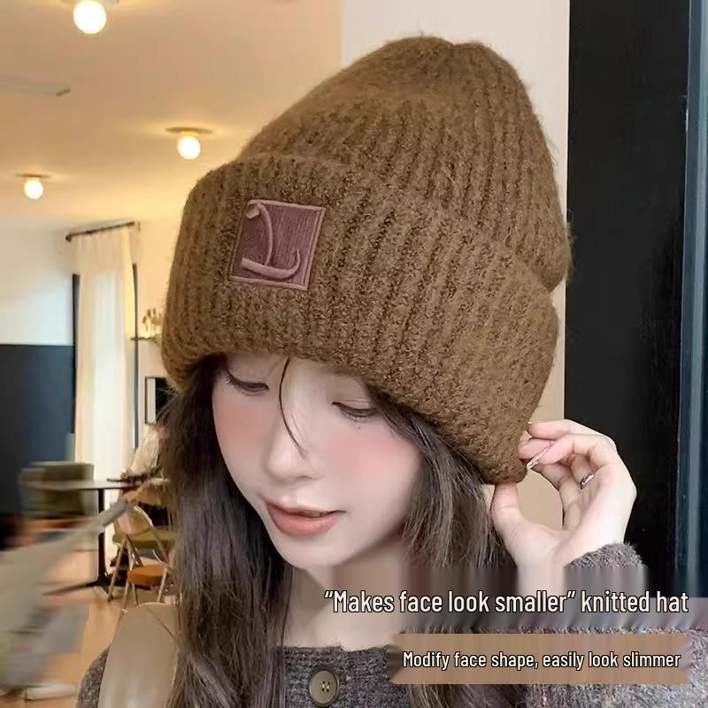 Women's Thick Wool Hat with Earmuffs for Autumn & Winter – Large Head Circumference, Loose Fit, Cozy Warmth, Stylish for All Face Sizes.