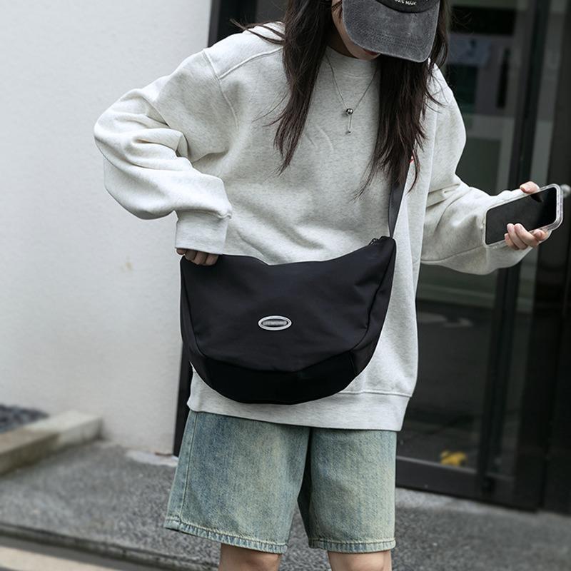 Tote Bag New Autumn and Winter Women's Bag Commuter Canvas Bag Crescent Dumpling Bag One Shoulder Messenger Bag Luggage