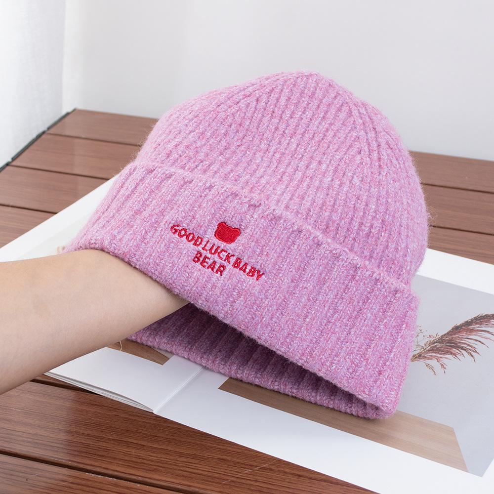 Mignon visage d'ours petit bonnet tricoté pour femme hiver polyvalent broderie faciale bonnet en laine protection des oreilles bonnet chaud froid