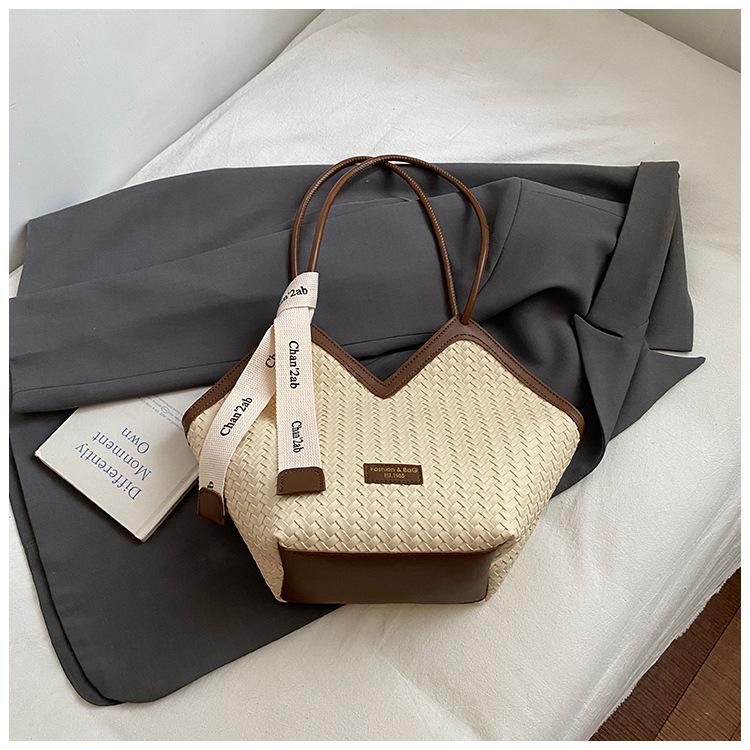 

Large-capacity retro tote bag classic 2025 autumn new high-value shoulder bag, foreign commuter armpit bag