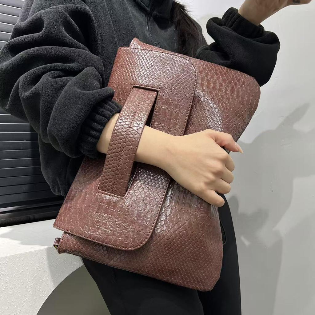 Ladies' Fashion Handbag with Thick Serpentine Pattern High Capacity Retro New Document Storage Bag