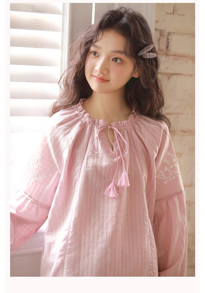 Spring and summer women's home suit with hollowed out embroidery long sleeved pants and home suit set