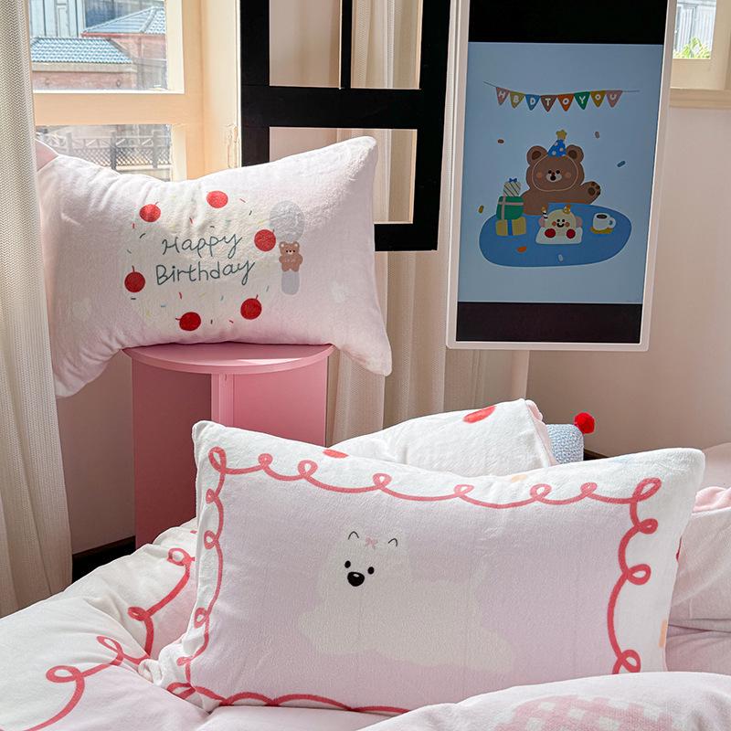 Winter Thickened Milk Velvet Girlish Heart Dog Bed Set (4-piece, Coral Fleece, Large Print Teacup Size)
