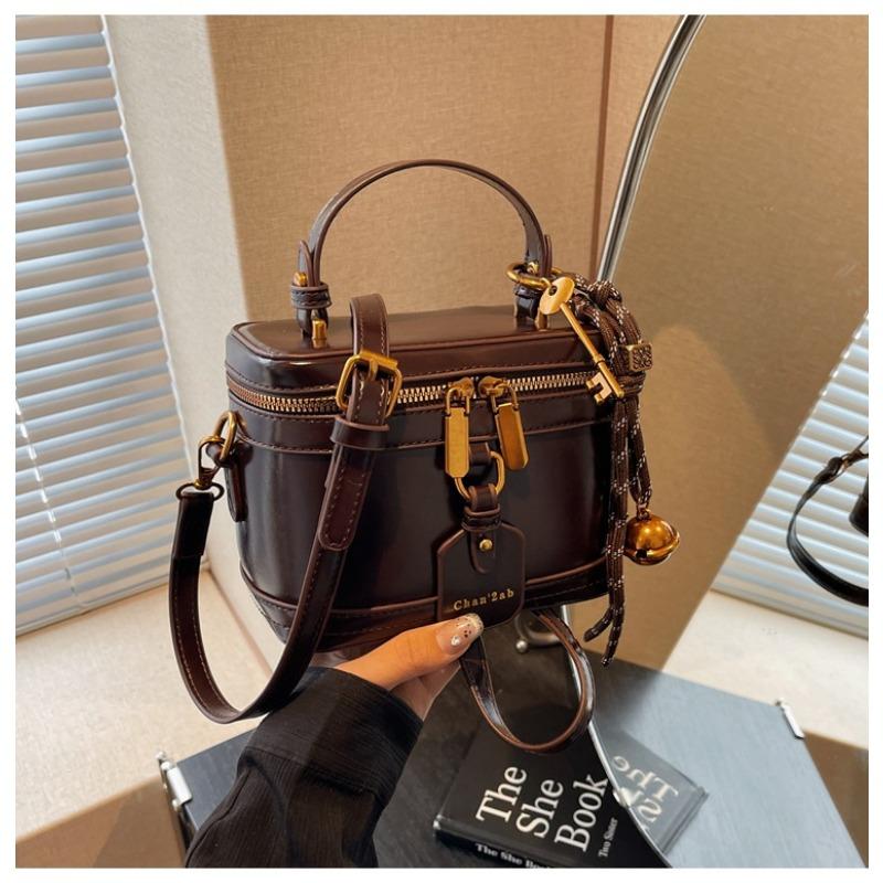 Retro trend high-end hand bucket bag winter new fashion casual shoulder bag niche messenger bag
