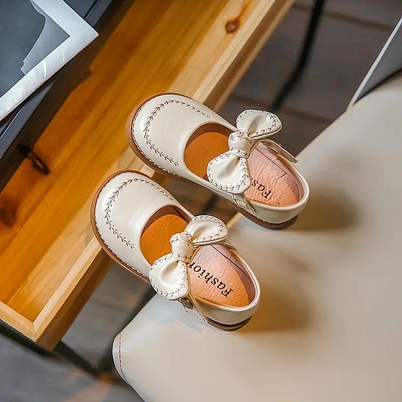 

Kids Leather Shoes Girls Fashion Soft Knot Moccasins 2024 New Girls Casual Princess Shoes for Party Wedding Solid Color Flats 23 бежевый