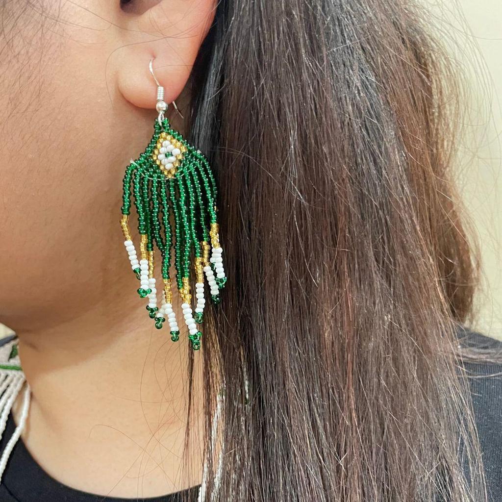 Handmade Seed Bead Necklace: Green Beads