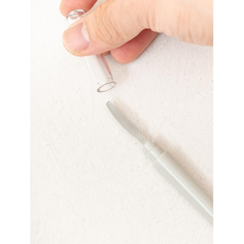 Daiso Eyelash Comb