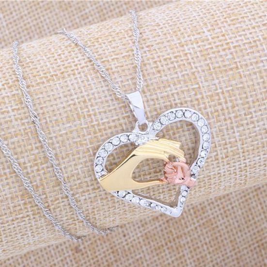 Elegant Rhinestone Heart Necklace for Mom - Simple Love Heart Design on Clavicle Chain for Women