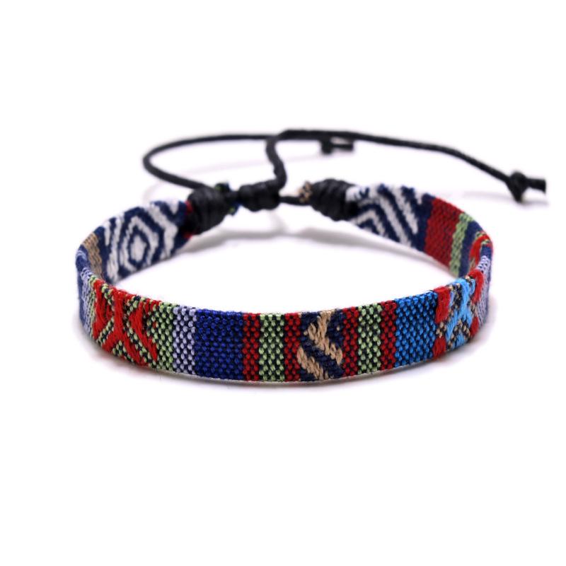 

Многоцветный браслет ручной работы из хлопка и льна в этническом стиле