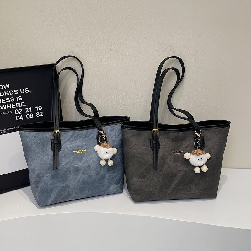 Zimní retro jednobarevná přívěsková taška - Velká kapacita, módní design přes jedno rameno pro ženy