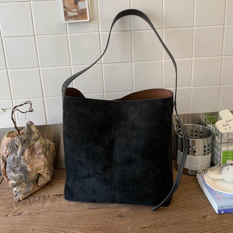 Large-capacity commuter tote bag 2025 autumn and winter new trendy fashion versatile shoulder bag women's mother bucket bag