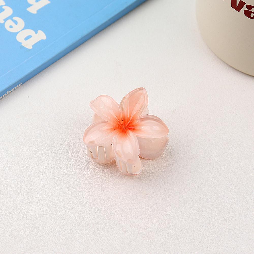 

European & American Frangipani Flower Hair Clip - 3cm Grab Claw for Ponytail, Bun, and Head Accessories.