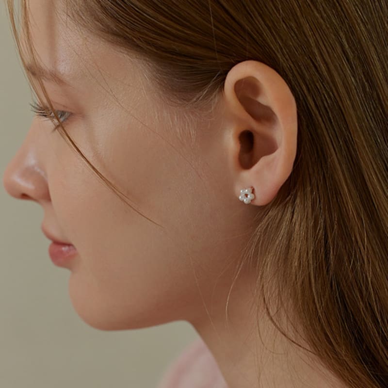 Lewe Pearl flower one-touch earring