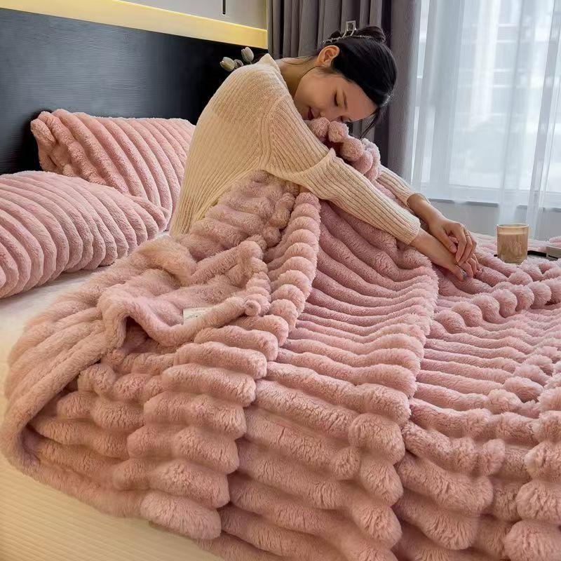 New Double Sided Warm Blanket Warm Breathable Throw Blanket Solid Color Skin-Friendly Conditioning Quilt