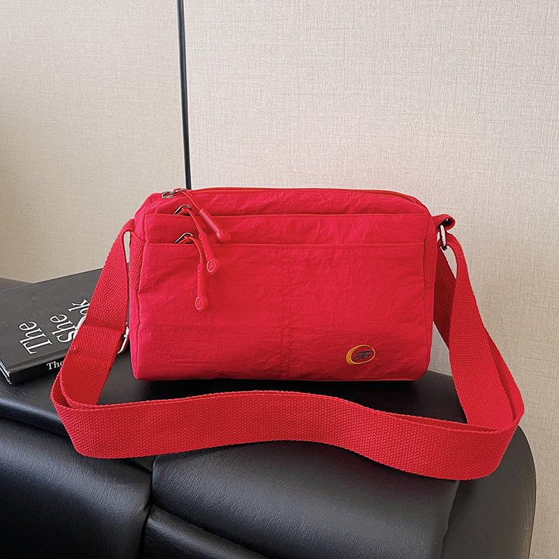 

Lightweight Small Satchel Women S Fashion Exquisite Versatile Horizontal Shoulder Small Bag Travel Commuting Solid Color Messenger Bag красный