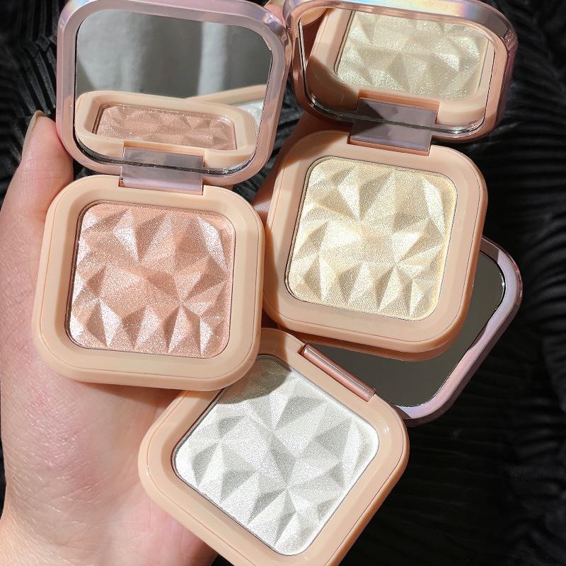 PIPL Iridescent Mist Highlighter Palette - Glitter Pearl Brightener In Natural Champagne Color.