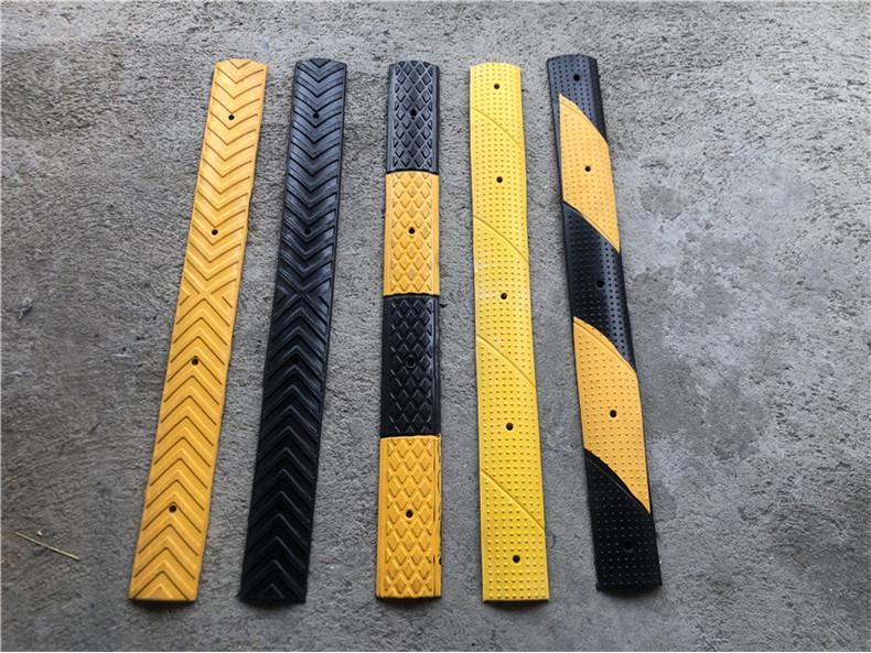 2cm High Mini Rubber Speed Bump and Bicycle Buffer with Yellow-Black Stripes for Parking Space Division