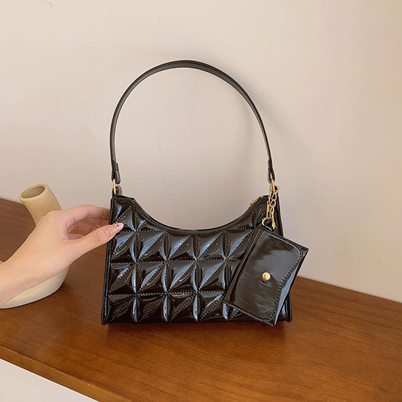 Stylish Womens Summer Shoulder Bag With Chic Glossy Finish In Silver Gold Green Pink And Black чёрный