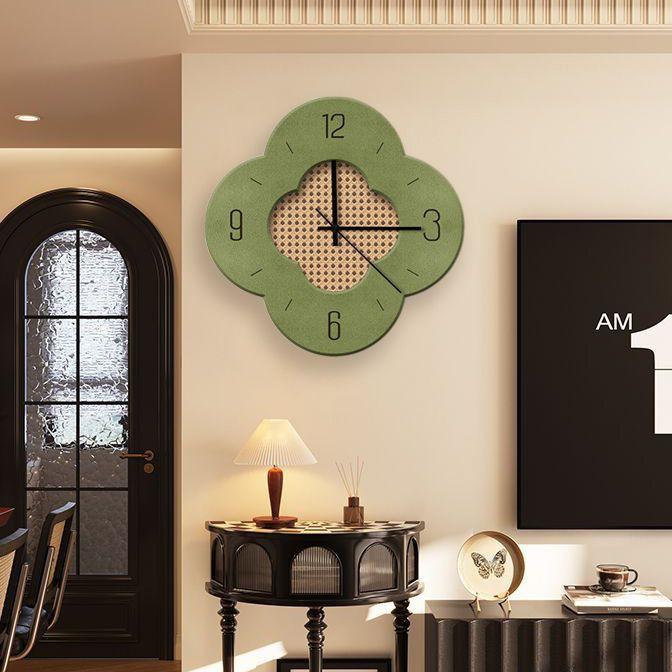 French Mid-century Style Wall Clock, Living Room Clock, High-end Retro Decorative Painting, New Silent Clock, Restaurant Painting