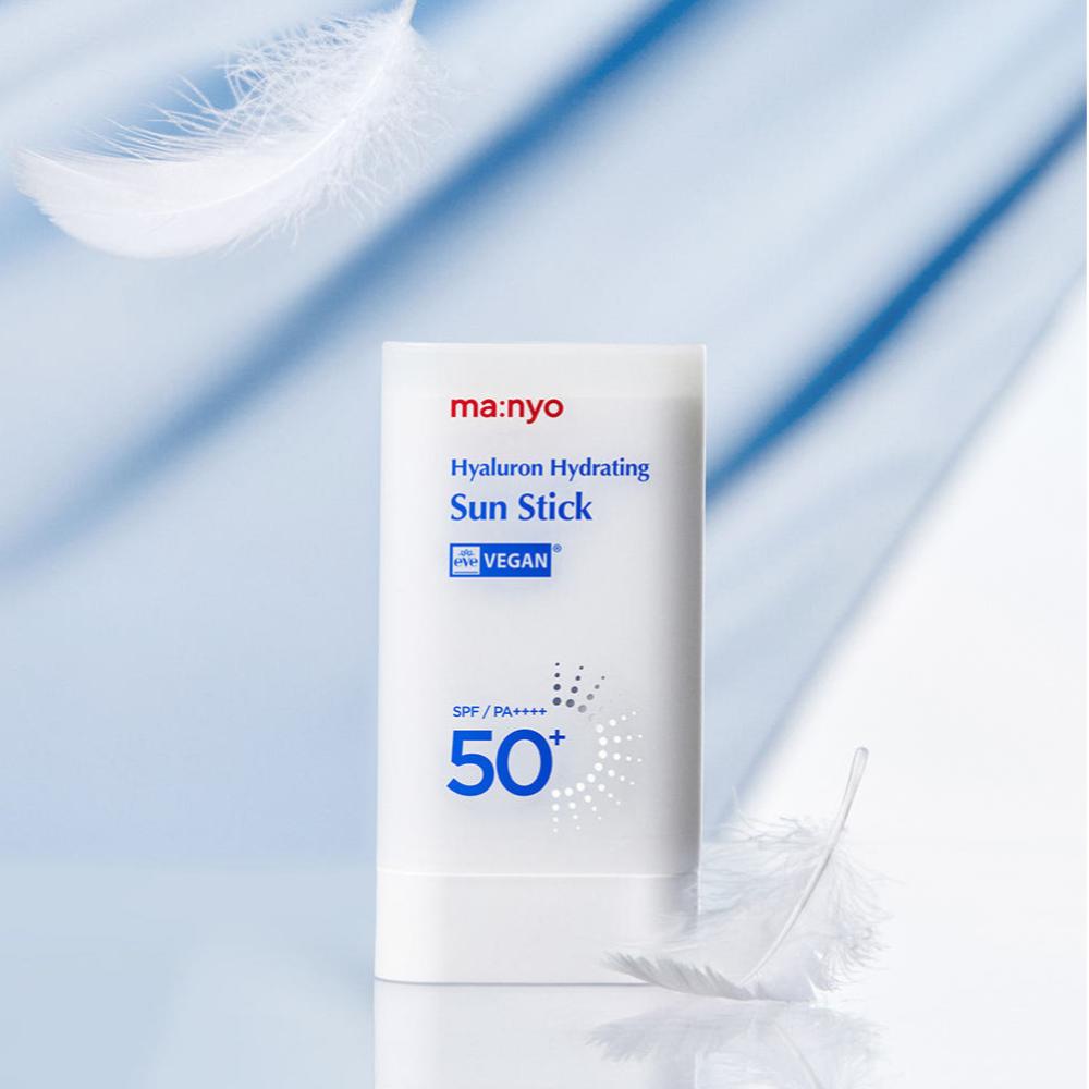 

ma:nyo Hyaluron Hydrating Sunstick 18g | SPF50+ PA++++ Cooling & Invisible Deep Hydration K-Beauty Sunscreen