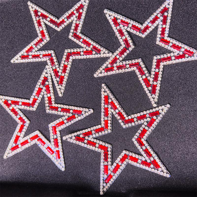 

Four star-shaped, ironed glass rhinestones, 3D hollowed-out clothing accessories, suitable for DIY bags, dresses, phone cases and clothing. 4pcs красный