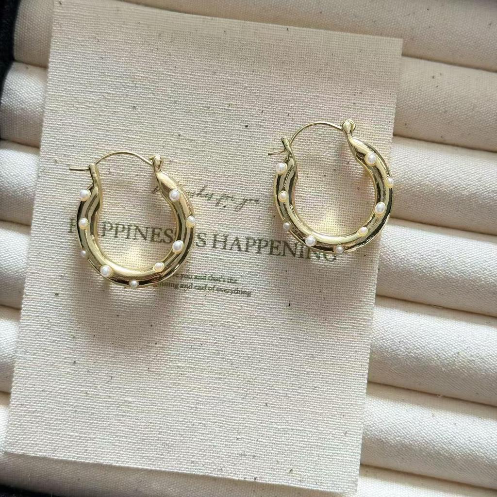 Luxury European & American Style Pearl Hoops - Versatile, High-Design Earrings for Women