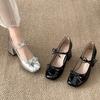 Dicke hohe Absätze und leichte Mund-Einzelschuhe für Damen Frühling und Herbst neu retro mit Rock Mary Jane kleine Lederschuhe