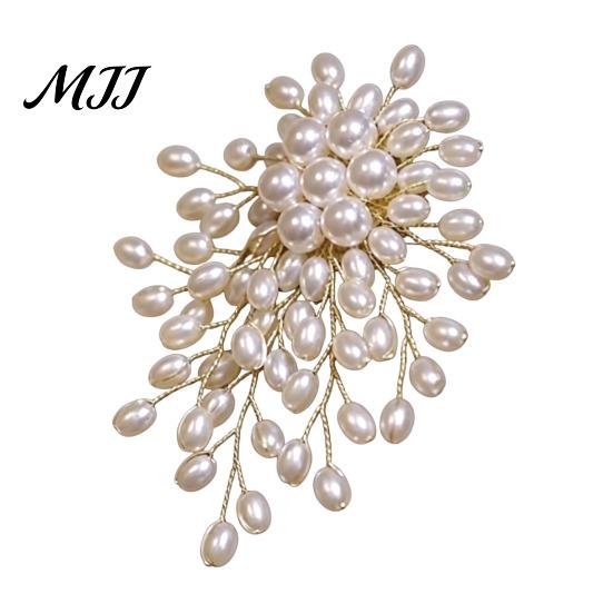 Brooch Outfit Accessory Zinc Alloy Pin, Irregular Shape Imitation Pearls Lapel Badge, Bag Pin Versatile for Sweaters Collars Hats Bags Coats 1pc