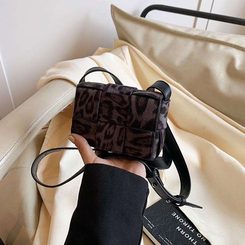 Vintage Inspired Lightweight Mini Crossbody Bag For Trendy Street Style Fashion