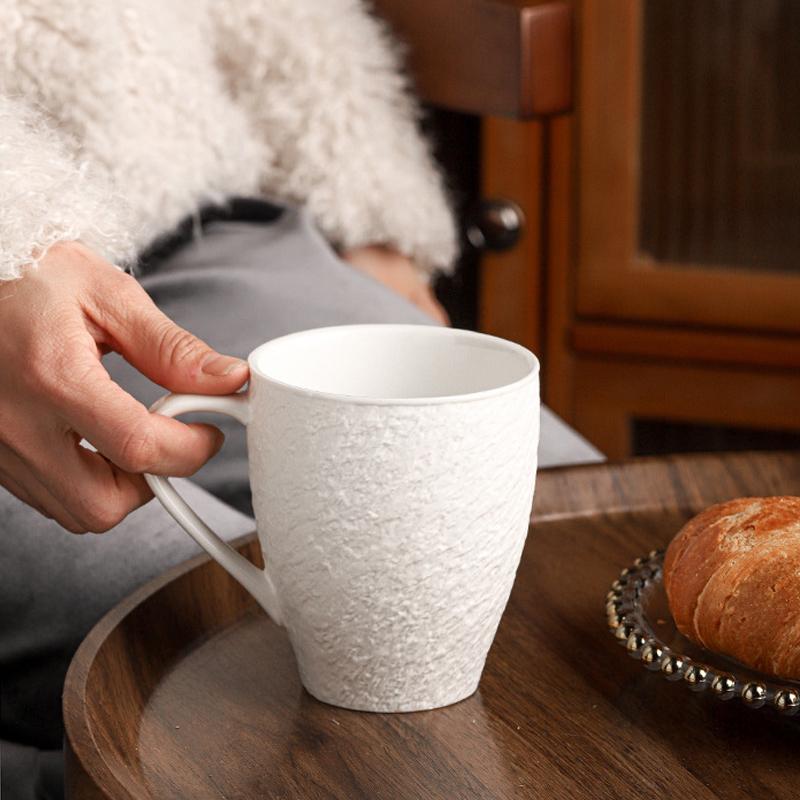 Mattierte Steinkeramik Kaffeetasse Retro Luxus Dicke Keramiktasse Schwarz-Weiß Einfarbige Latte Blumen Tasse Küchen Dekoration