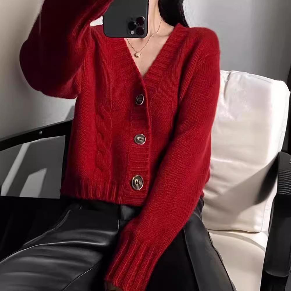 Women's 100% Wool V-Neck Cardigan: Soft, Thick, Loose Cable Knit, Short Length - Perfect for Autumn/Winter.