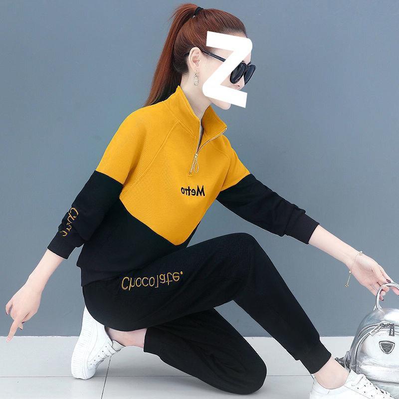 Fall Clothing for Slimming and Reducing Age Appearance, Fashionable and Eye-catching Hoodie Set of Two Pieces, Casual and Sportswear Outfit for Women
