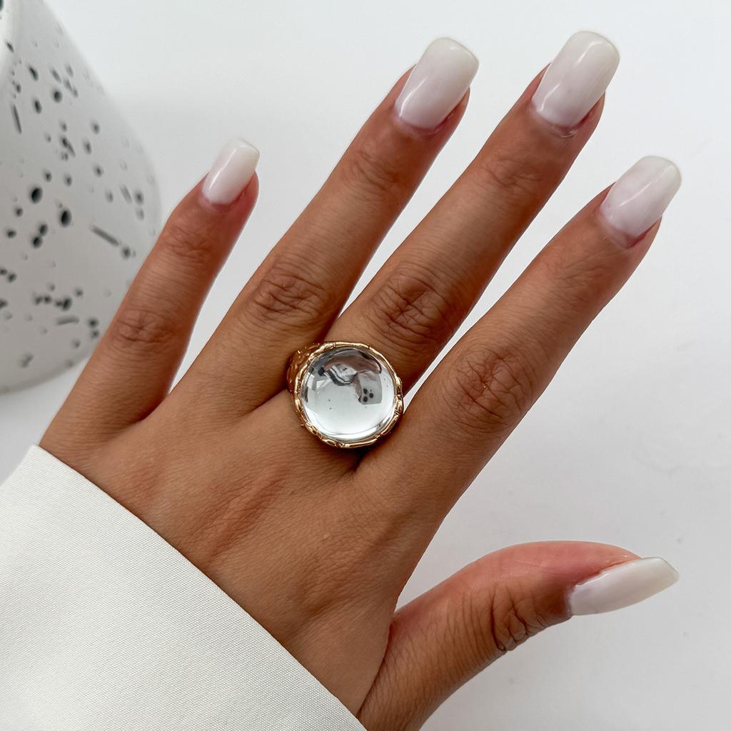 Luxury Style Colorful Acrylic Rhinestone Gem Ring Metallic Textured Pleated Open Band Ring For Women INS Daily Elegant Statement Hand Jewelry