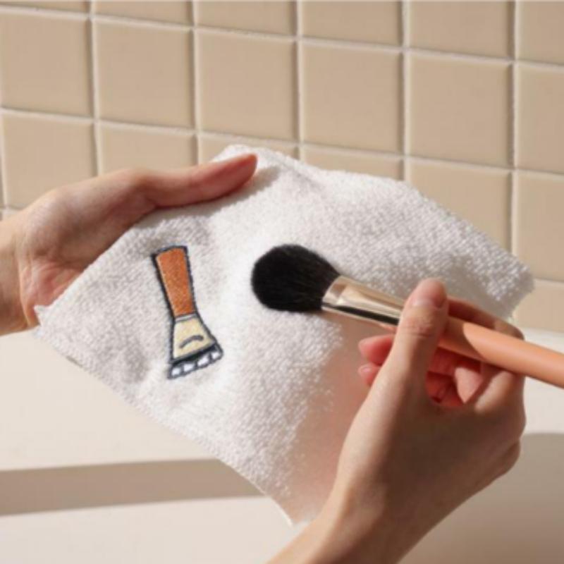 TheTOOLLAB Brush Cleansing Mitt Makeup Brush Cleaner (Damage-Free Brush Cleaning)